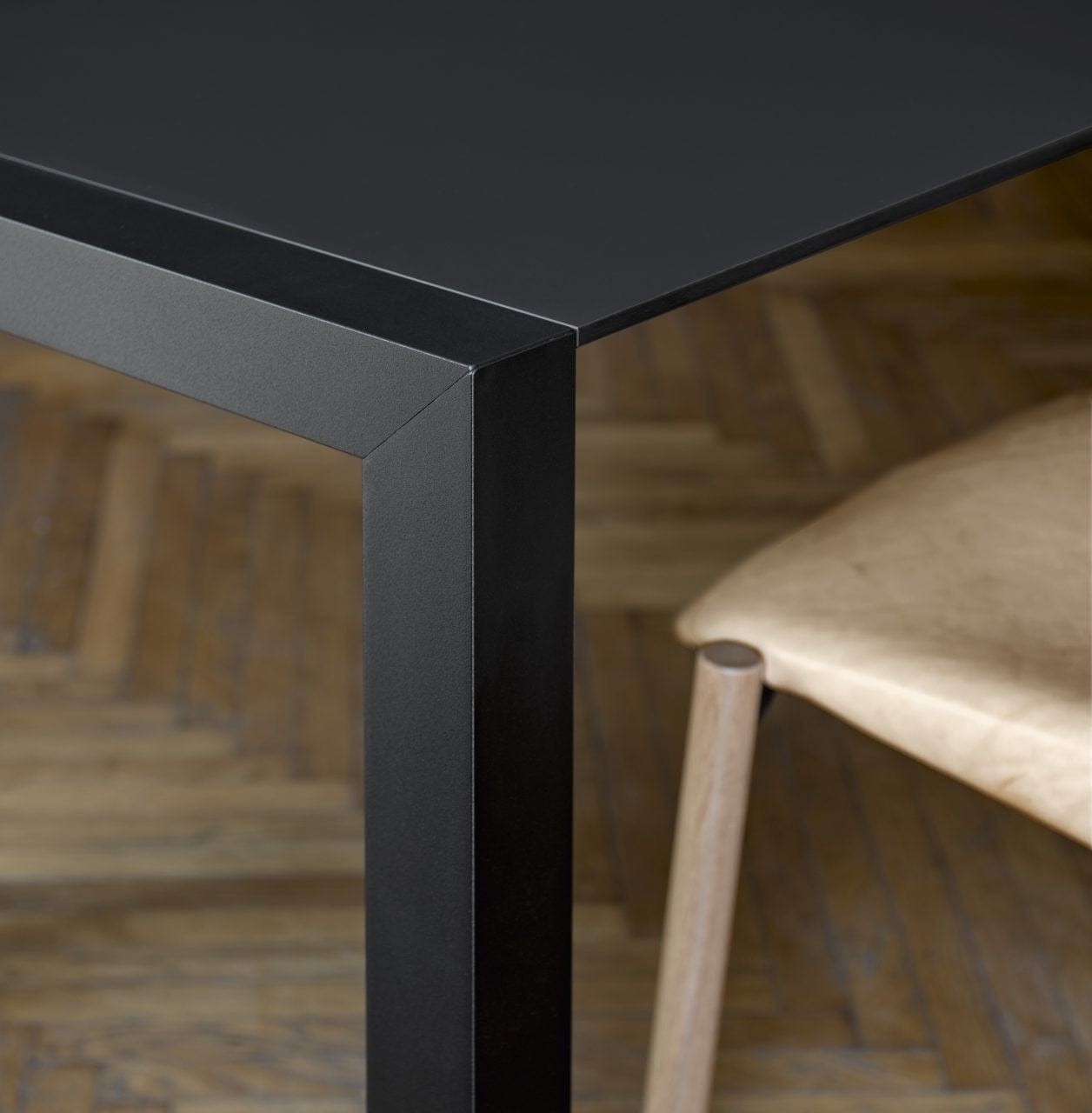 Dining Table - Size 177225271 x 100 x 75