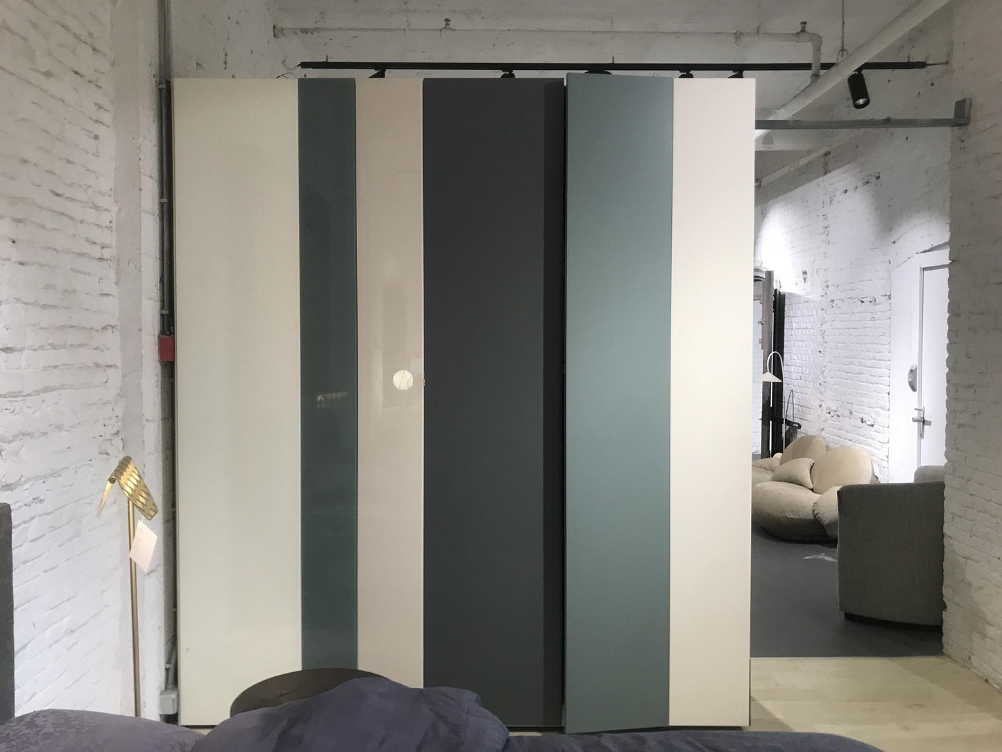 Wardrobe - Wood (Code 8LC2)