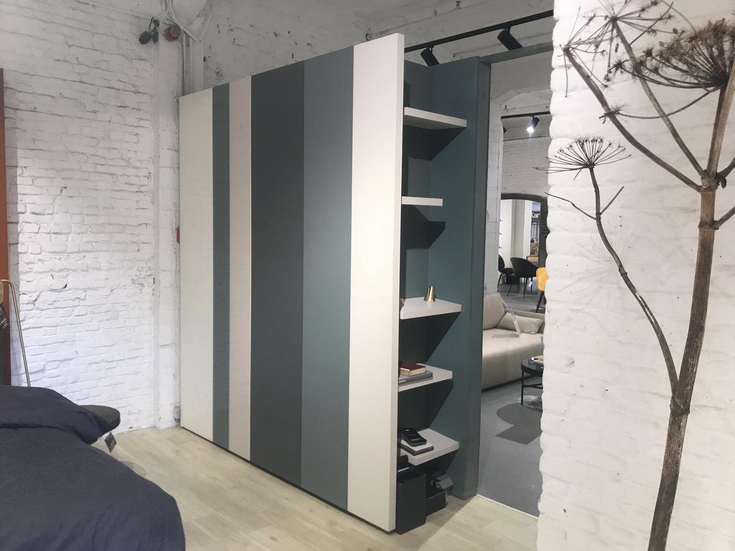 Wardrobe - Wood (Code 8LC2)