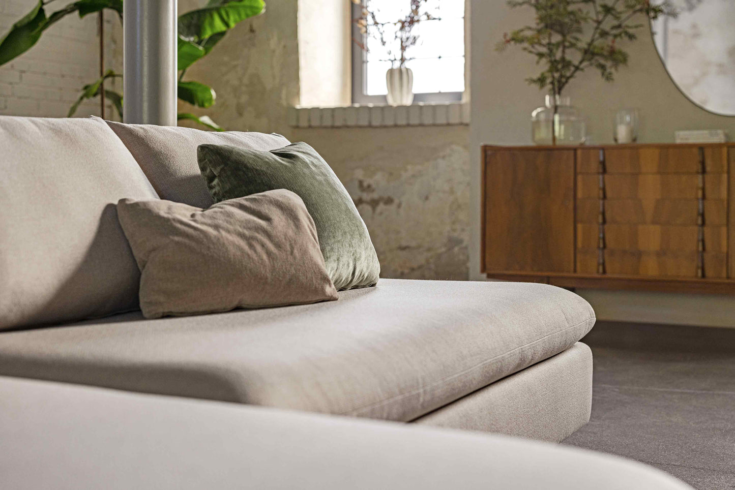 Sofa - White (Code H84V)