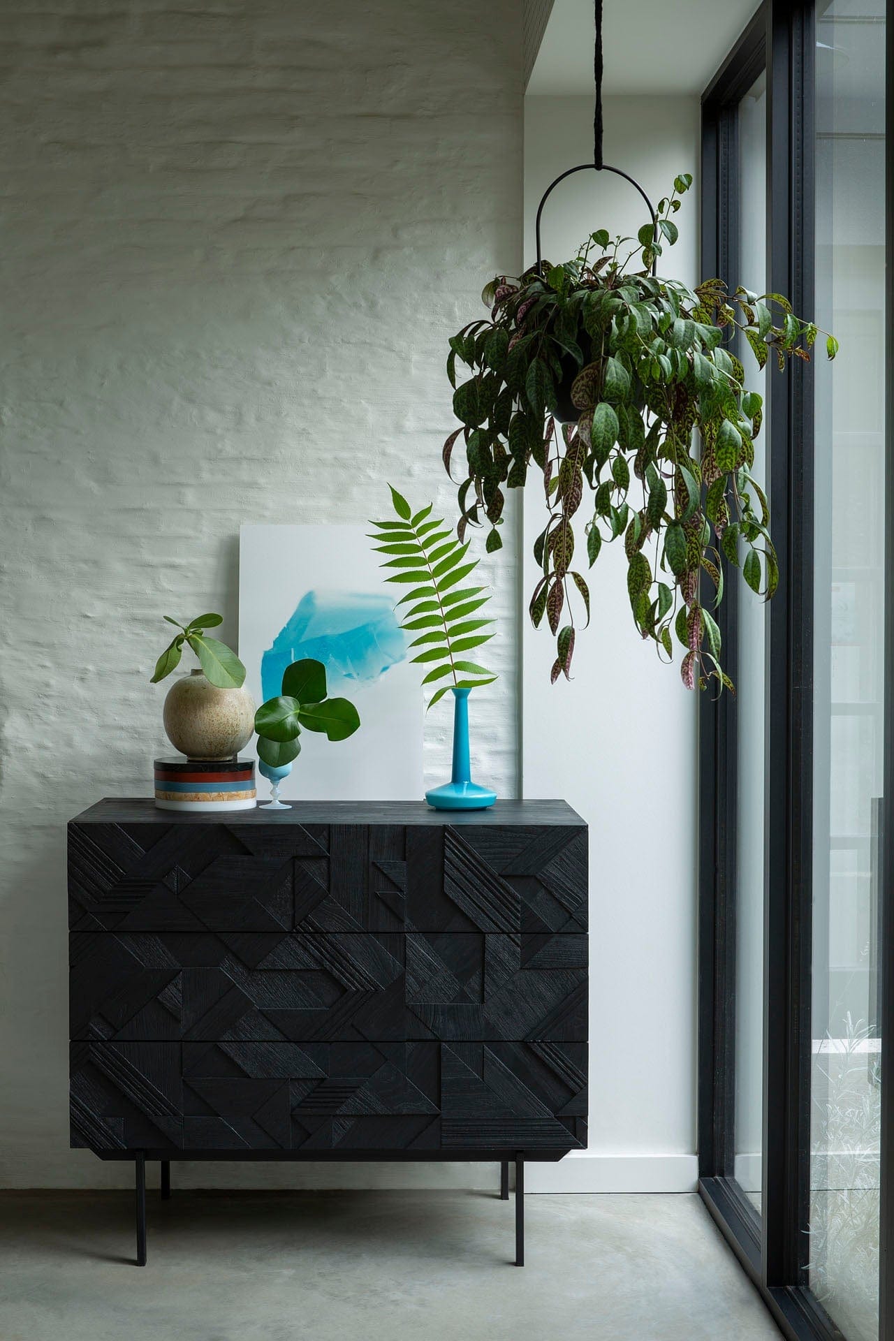 Dresser - Black (Code 7NRN)