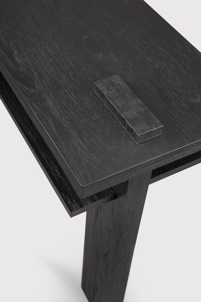 Table - Size 133 x 41 x 84