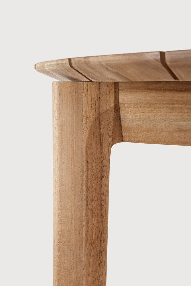 Table - Size 125 x 125 x 76